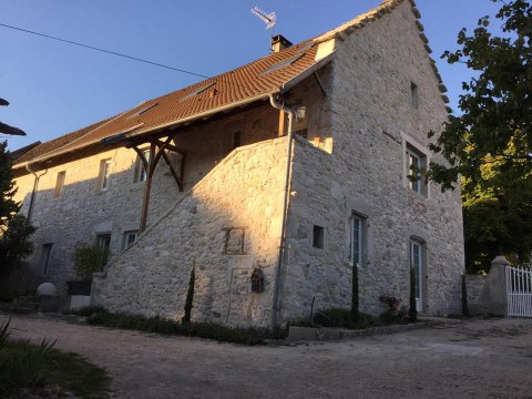 Restauration de joint de pierre à Bourgoin-Jallieu 