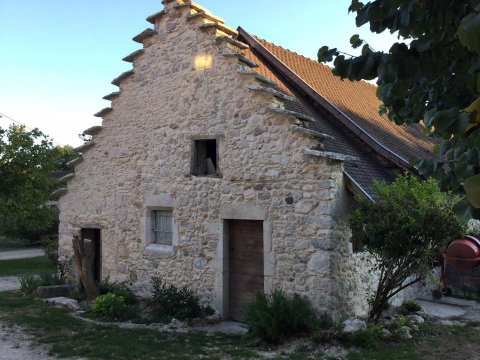Rénovation de joint de pierre à Saint-Savin 