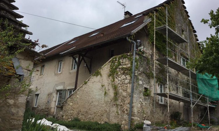 Restauration de joint de pierre à Bourgoin-Jallieu 