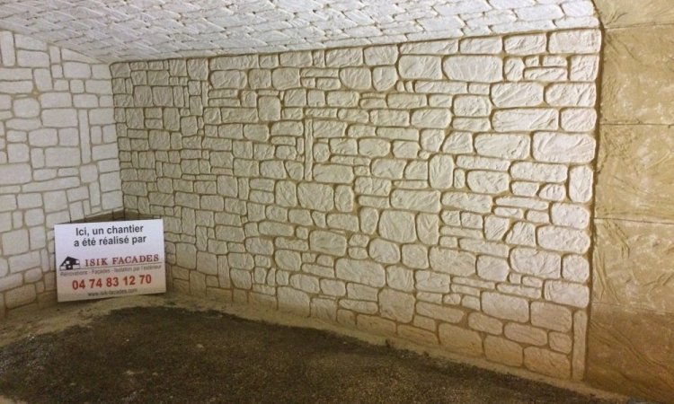 Création mur effet joint de pierre dans une cave à La Tour du Pin 