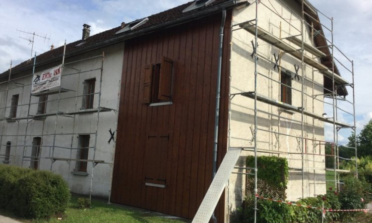 Isolation extérieur d'une maison ancienne à Saint-Savin